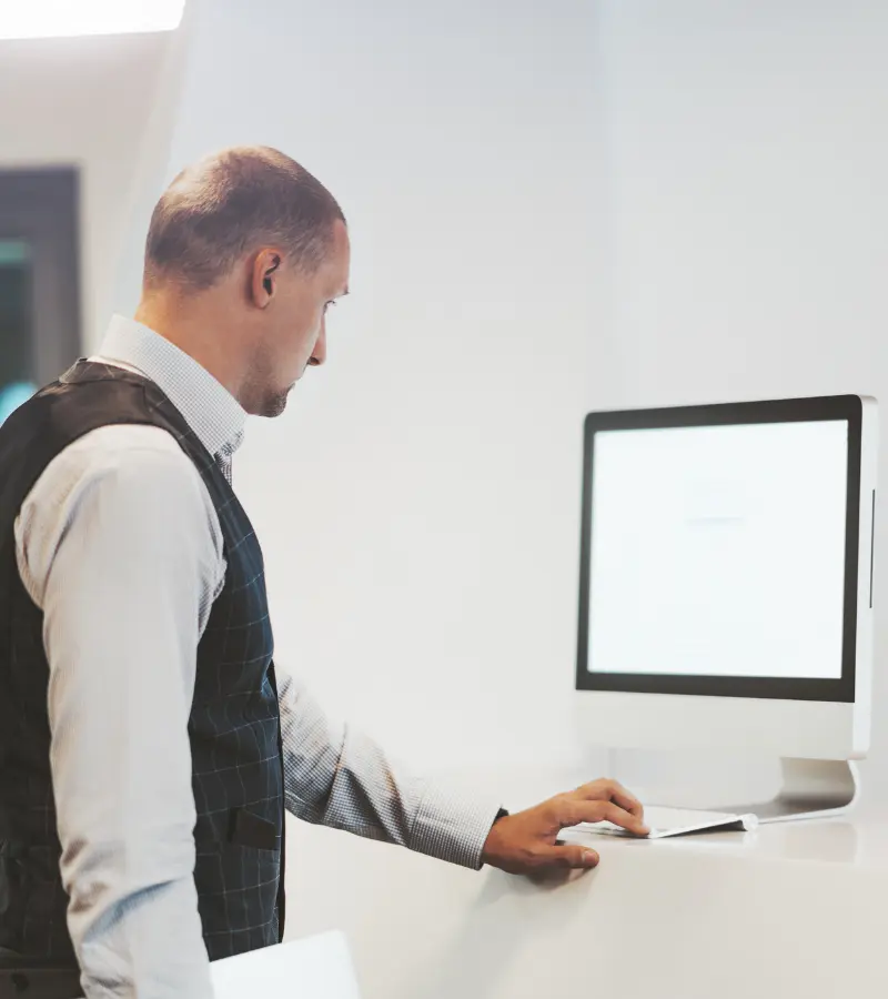 Pragmatische KI Schulung für Unternehmen und Mitarbeiter im B2B Umfeld